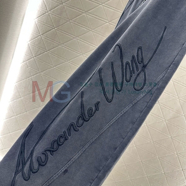  ˷  AW25539