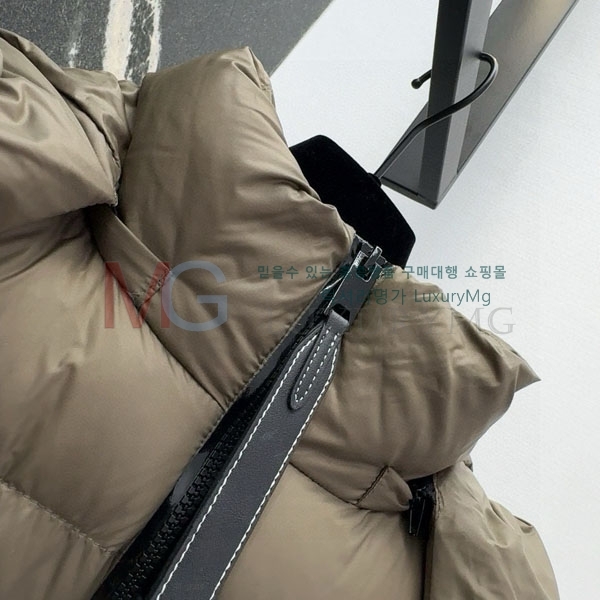   ٿ е F0394725-2