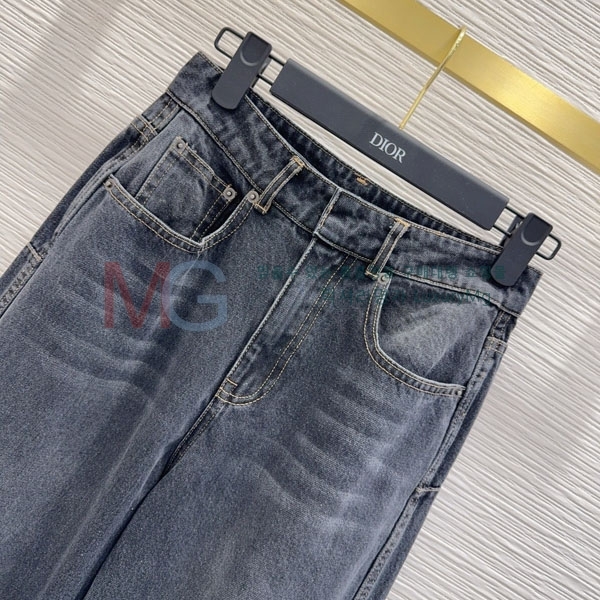   û D5436374