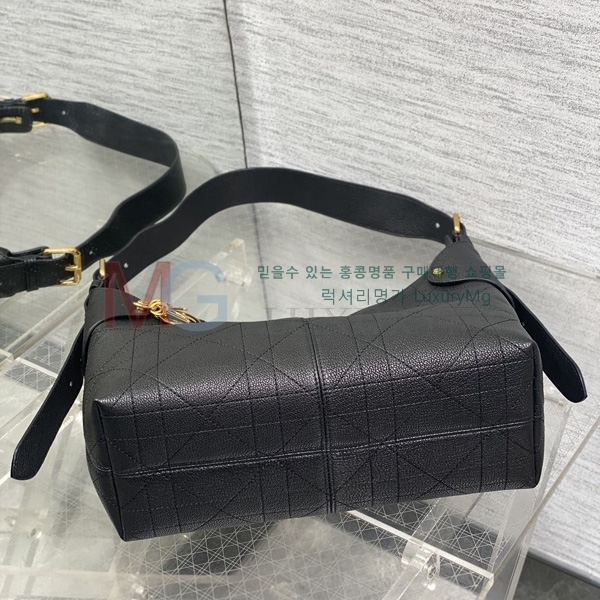  DIOR Voyage ̵  M2846-1
