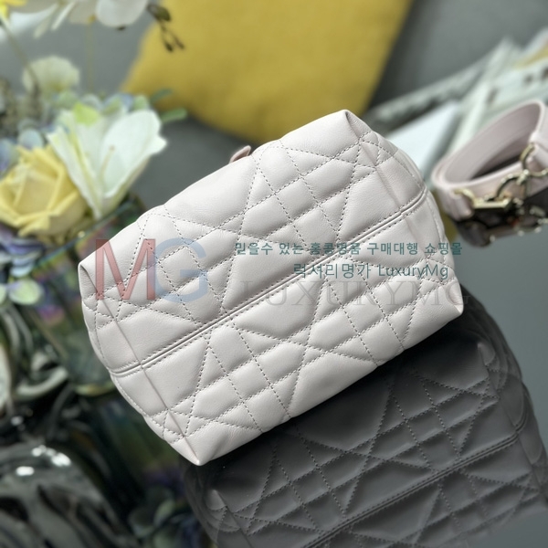  Ƽ     S2835-102