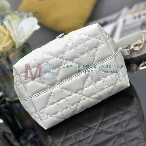  Ƽ     S2835-103